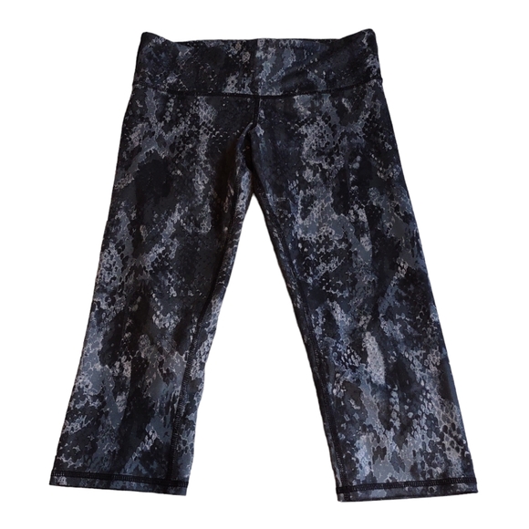 Alo Yoga XS Capri Snakeskin Print Leggings - Picture 1 of 13